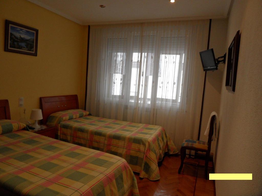 Pension A-Madrid Santander Oda fotoğraf