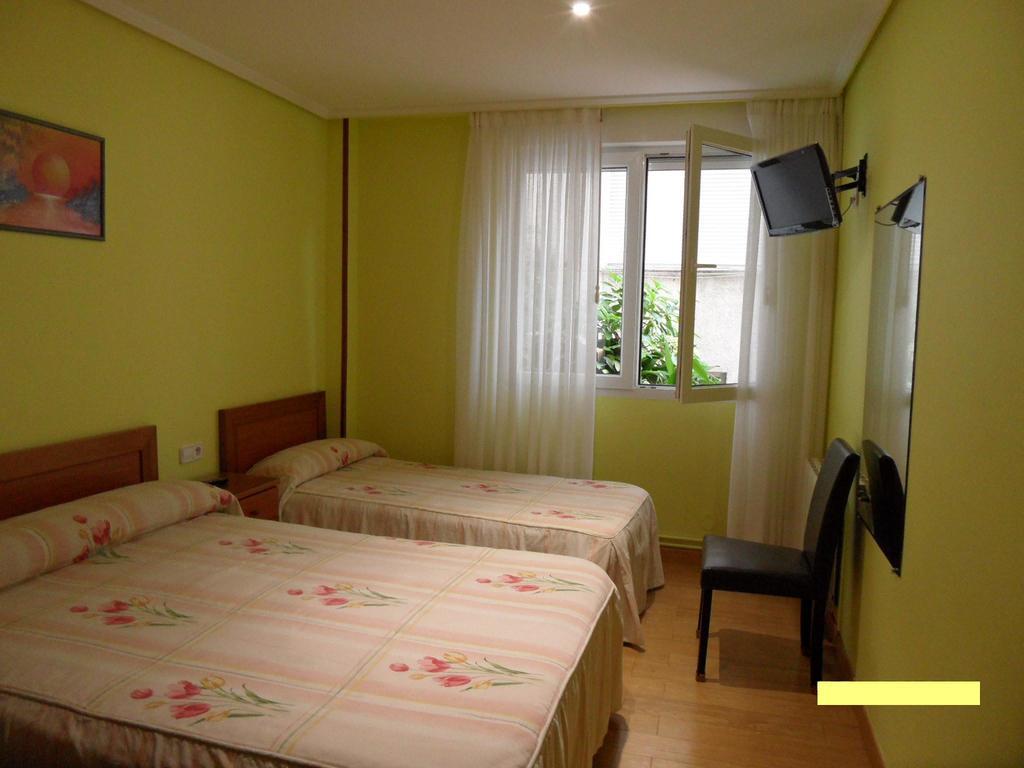 Pension A-Madrid Santander Oda fotoğraf