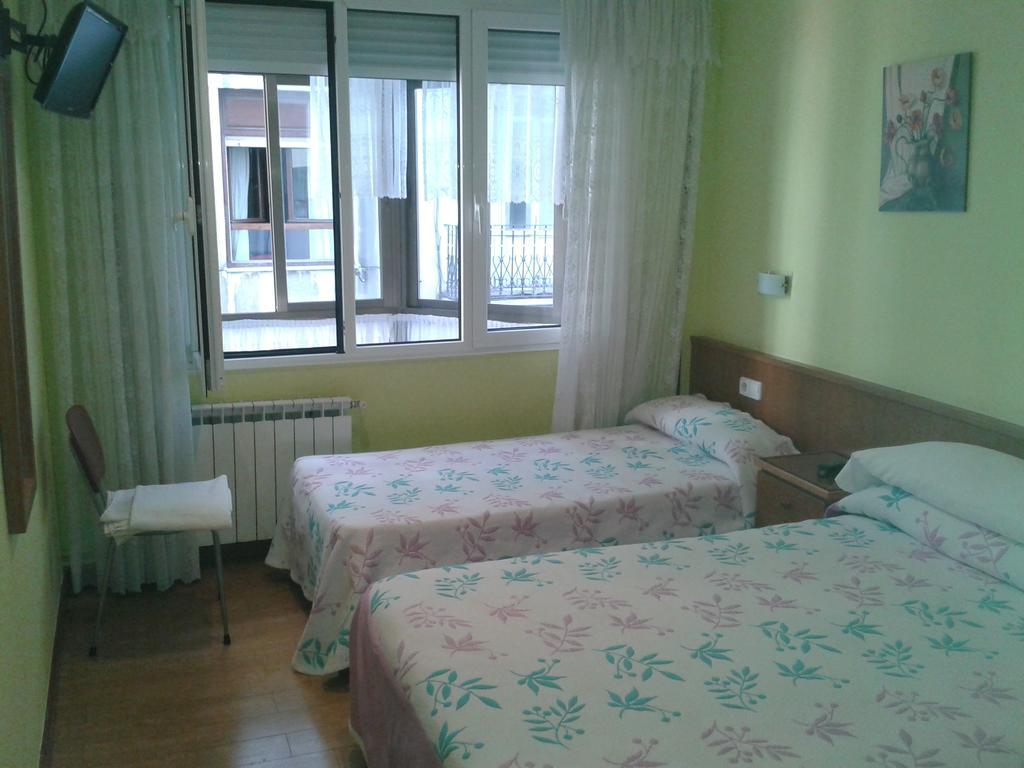 Pension A-Madrid Santander Oda fotoğraf